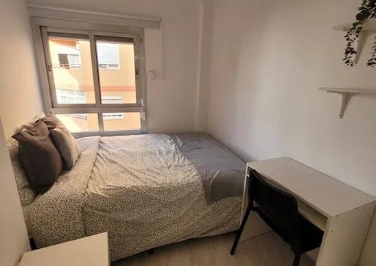 Carrer de Sant Lluís Bertran, Torrent, Valencian Community 46900