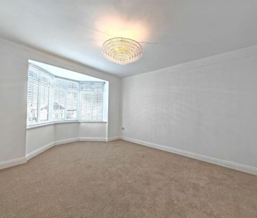 3 bedroom semi-detached bungalow to rent - Photo 2