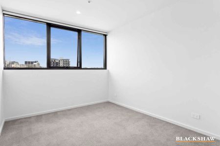 Stylish & Versatile Apartment in the Heart of Coombs - Photo 3