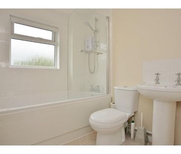 2 bedroom end of terrace house to rent - Photo 5