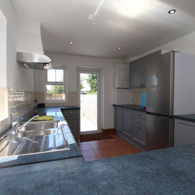 2 bed Terraced for rent - Photo 1