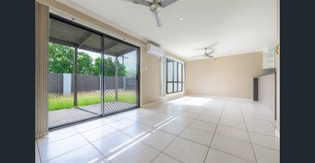 Modern Townhouse in Quiet Complex with Pool Access - Photo 2