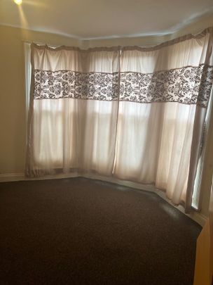 Room in a Shared Flat, Charlton Road, SE3 - Photo 1