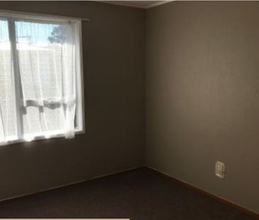 Charming 3BR Home with Garden! - Photo 6