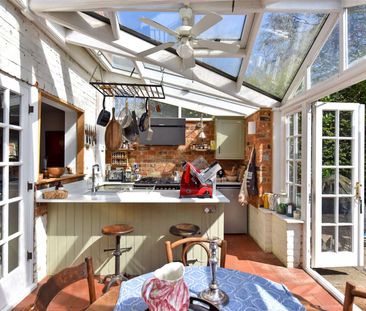 Idyllic detached cottage which is well presented throughout and has... - Photo 6