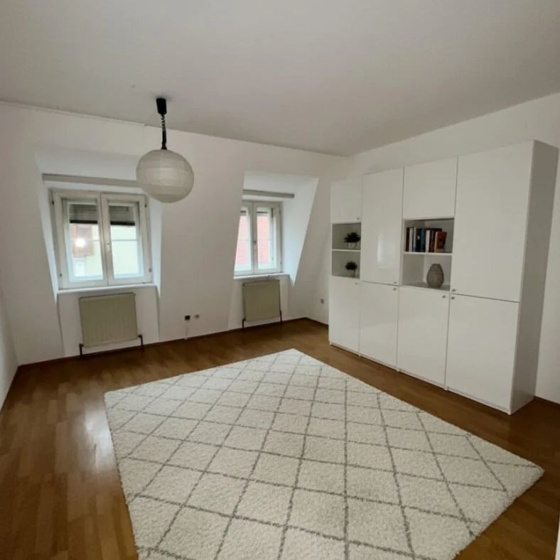 HIT! GÜNSTIG,FREUNDLICH, BEQUEME 2 ZIMMER WOHNUNG IM ZENTRUM ! - Photo 1