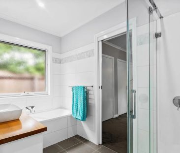 Modern low maintenance living in a prime location. - Photo 2