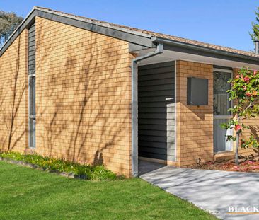 Beautifully Renovated 3-Bedroom Home in McKellar - Photo 4