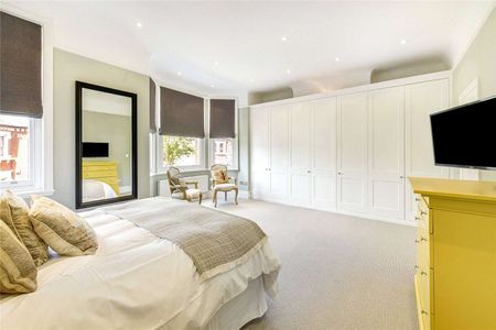 A stunning five bedroom home with fantastic 66ft garden. - Photo 3