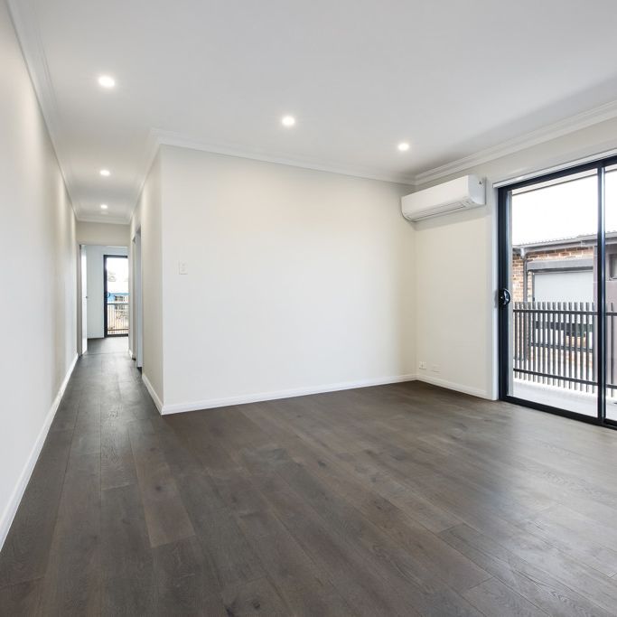 Luxury Two Bedroom Apartment: Elegant Living in Prime Inner West Location - Photo 1