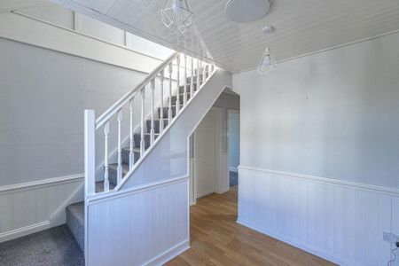 3 bedroom detached house to rent - Photo 4