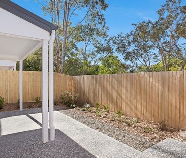 3 BED, A/C, MINUTES TO GATEWAY Large living space unit, gas cooktop... - Photo 6