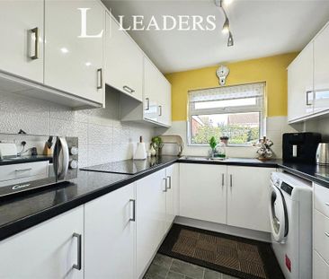 2 bedroom bungalow to rent - Photo 2