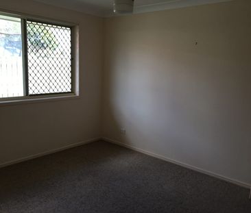 Great family home in quiet street (avail 17.04.26) NO inside pets - Photo 6