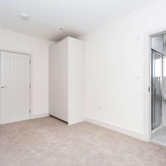 Tooting High Street, SW17 - Photo 1