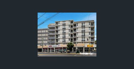 Modern One Bedroom Apartment - Photo 3