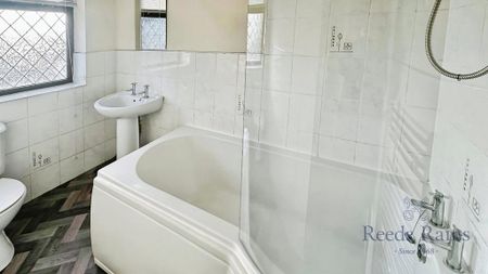 3 bedroom terraced house to rent - Photo 3