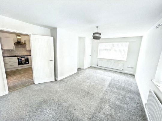 3 bedroom semi-detached house to rent - Photo 1