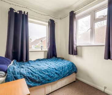 2 bedroom semi-detached bungalow to rent - Photo 4