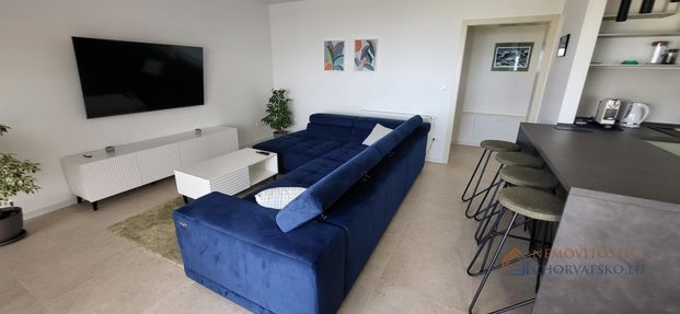 Pronájem bytu 1+kk 134 m² - Photo 1