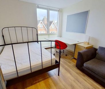 3 bedroom apartment to rent - Photo 6