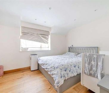 Tilford Street, Tilford, Farnham, Surrey, GU10 - Photo 3