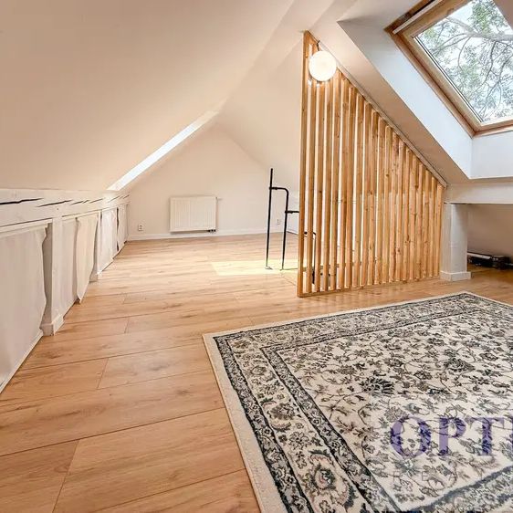 Horoměřice, ul. Politických vězňů, nadstandardní mezonetový byt 3 + k.k. + pracovna, 78 m - Fotografie 1