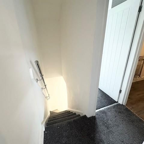 2 bedroom end of terrace house to rent - Photo 1