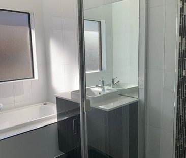 Family Home - Photo 3