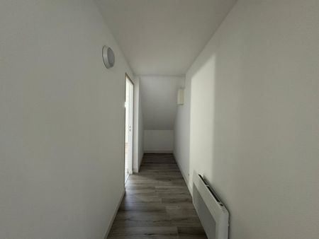Location Appartement 1 pièce 59m² CHAILLY EN BIERE 77930 - Photo 4