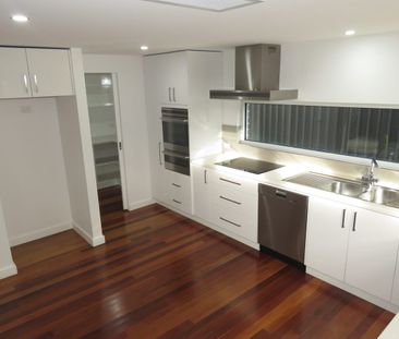 MODERN THREE BEDROOM HOME IN LAKE WENDOUREE - Photo 4