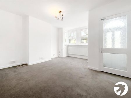 3 bedroom end of terrace house to rent - Photo 2