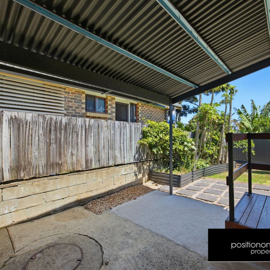 Fully Renovated Ground Floor Unit – Stylish, Secure & Centrally Located in Southport. Pet Friendly! - Photo 1