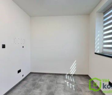 Pronájem moderního bytu 2+kk s balkonem, dvěma parkovacími místy a ... - Photo 4