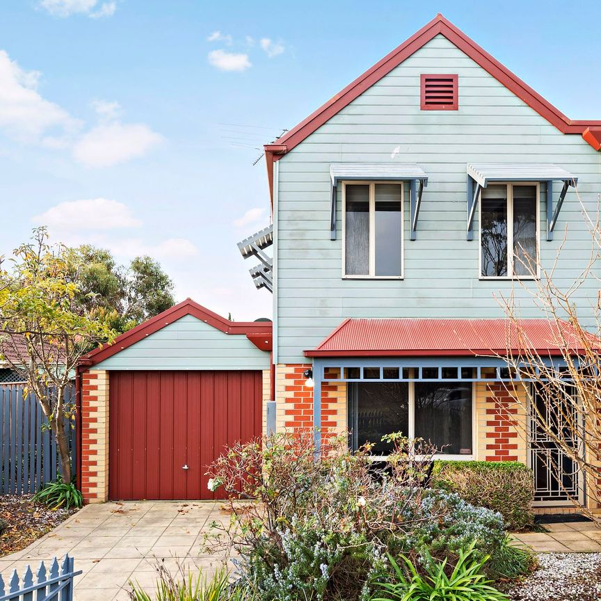 18 Mary Court, Mornington. - Photo 1