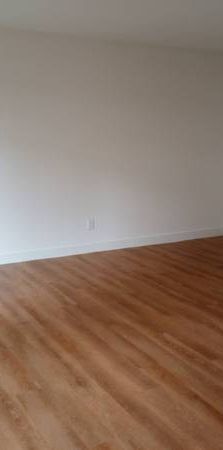 Newly Renovated 1 Bdrm and Den apartment for rent. Rent is $1,895 - Photo 1