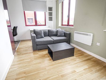 Apt 35, Q One Residence - Photo 4