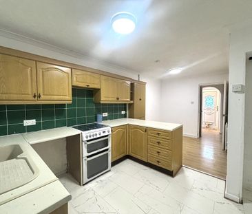 3 bedroom end of terrace house to rent - Photo 6