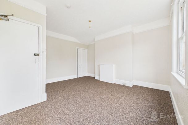 House Share - Photo 1