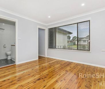 Beautifully renovated 3 bedroom home - Photo 4