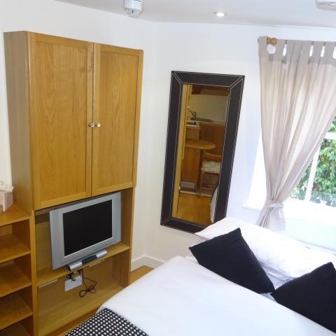 Flat 14 Cartwright Gardens, Bloomsbury WC1H 9EH - Photo 1