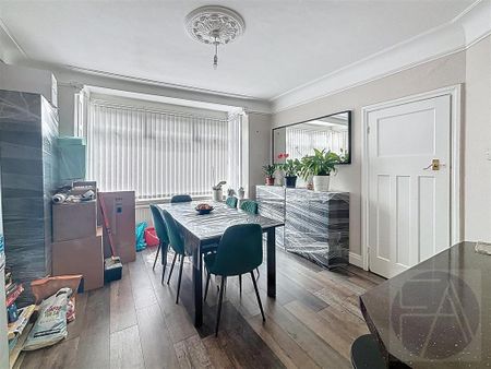 3 bedroom semi-detached house to rent - Photo 5