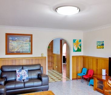 Furnished 4 bedrooms walking to school and shopping centre - Photo 5