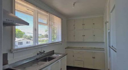 3 bedroom, Maraenui - Photo 3