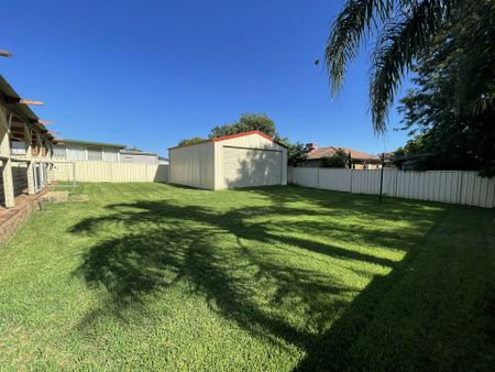 Family Home with Shed. - Photo 5