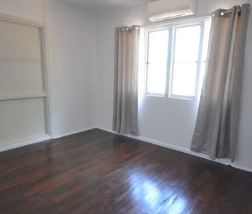 BEAUTY ON BAYMAN - 3x1 + Walk to Beach - Photo 3