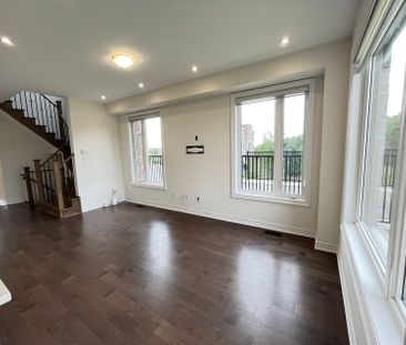 For Lease - 24 Stubbs Lane, Aurora, Ontario - Photo 5