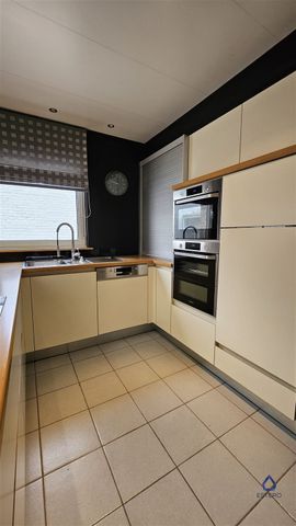 Woning met drie slaapkamers en garage - Foto 5