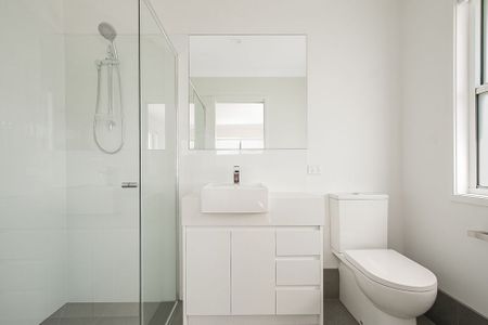 TOWN HOUSE 7 MINUTES FROM THE BEACH - Photo 2