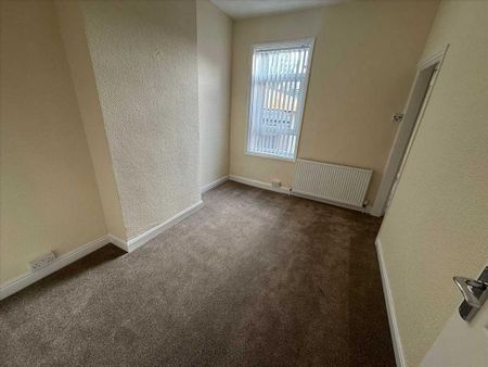 3 bedroom end of terrace house to rent - Photo 4